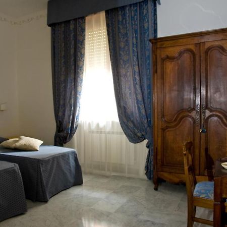 Lady Rose Bed & Breakfast Pisa Zimmer foto