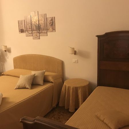 Lady Rose Bed & Breakfast Pisa Exterior foto