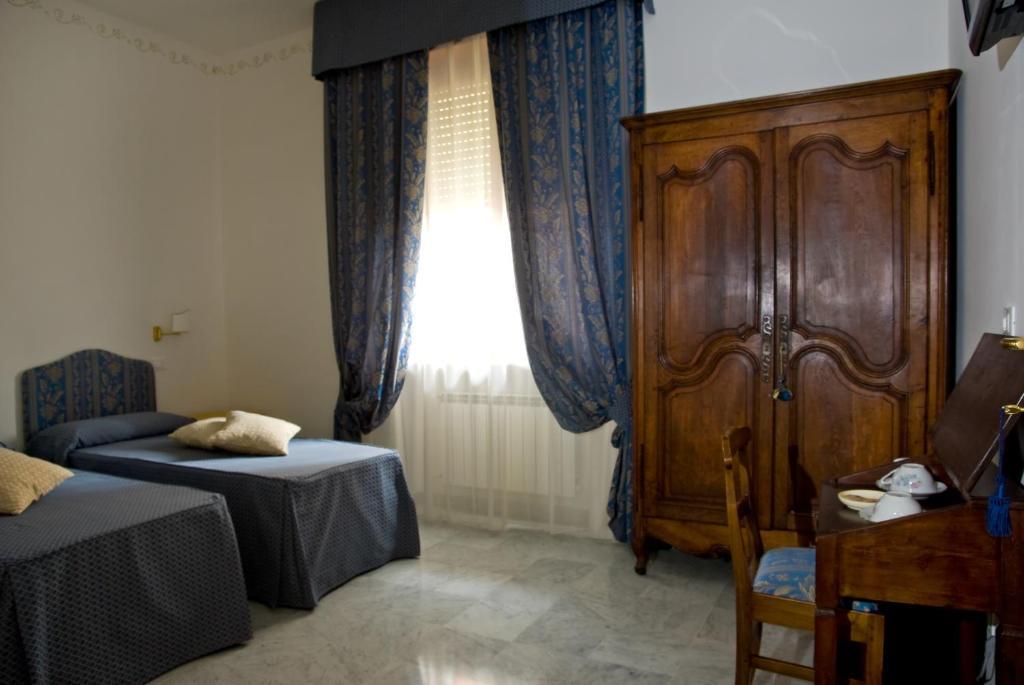 Lady Rose Bed & Breakfast Pisa Zimmer foto